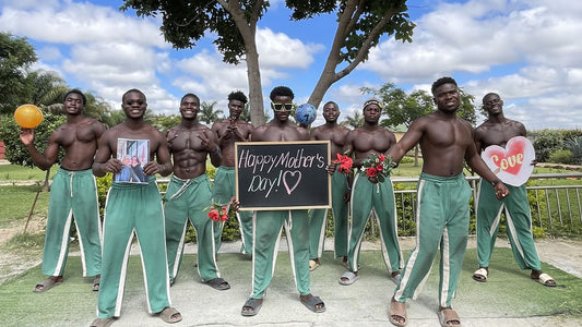 Das African Fitness Team - grüne Hose